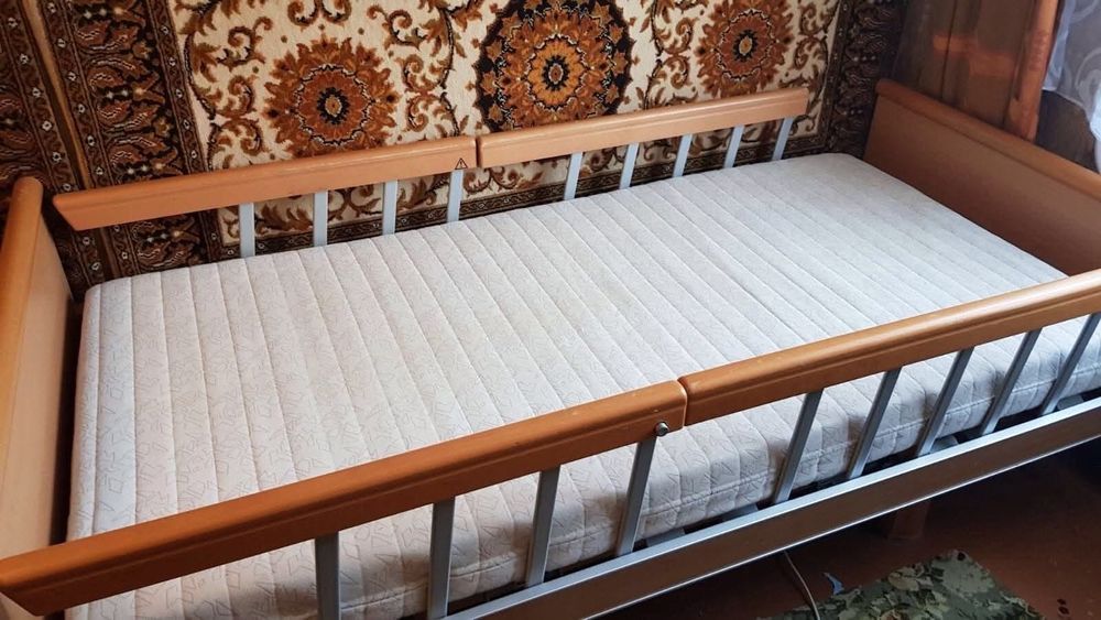 Ліжко для інсультників та лежачих хворих