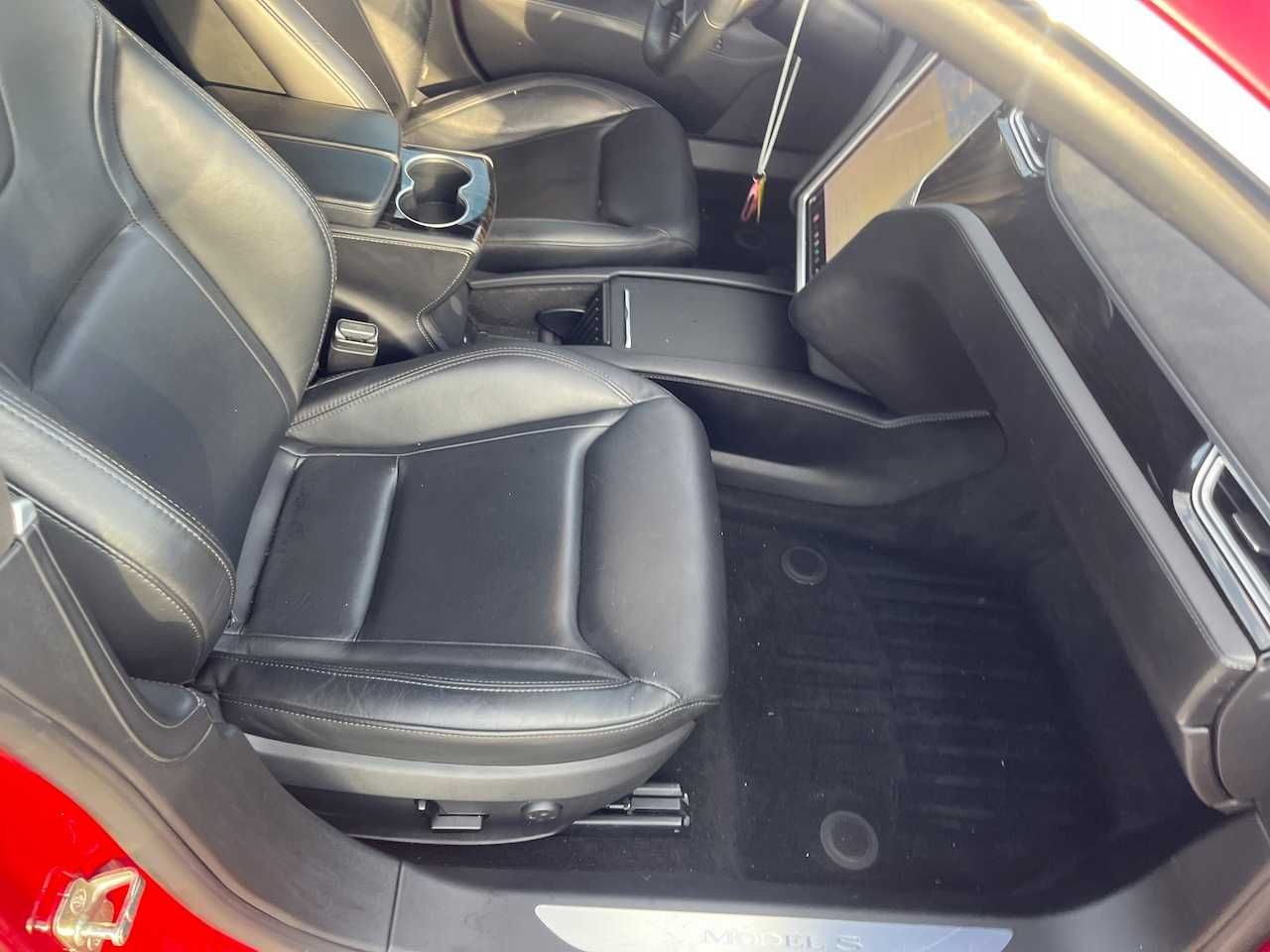 Салон Tesla S Тесла С рестайл, Tesla S Plaid