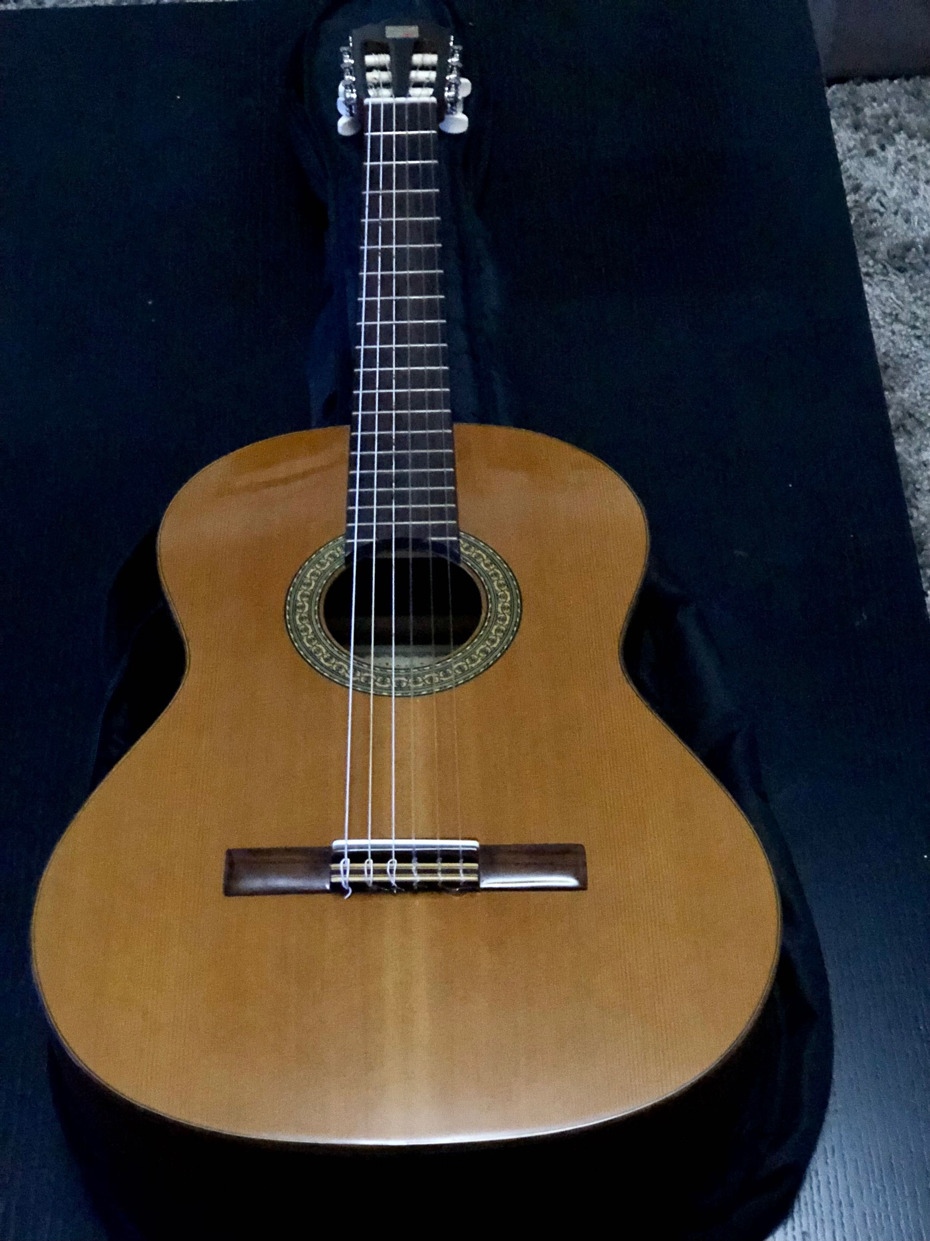 Guitarra Alhambra 3C (Como Nova)