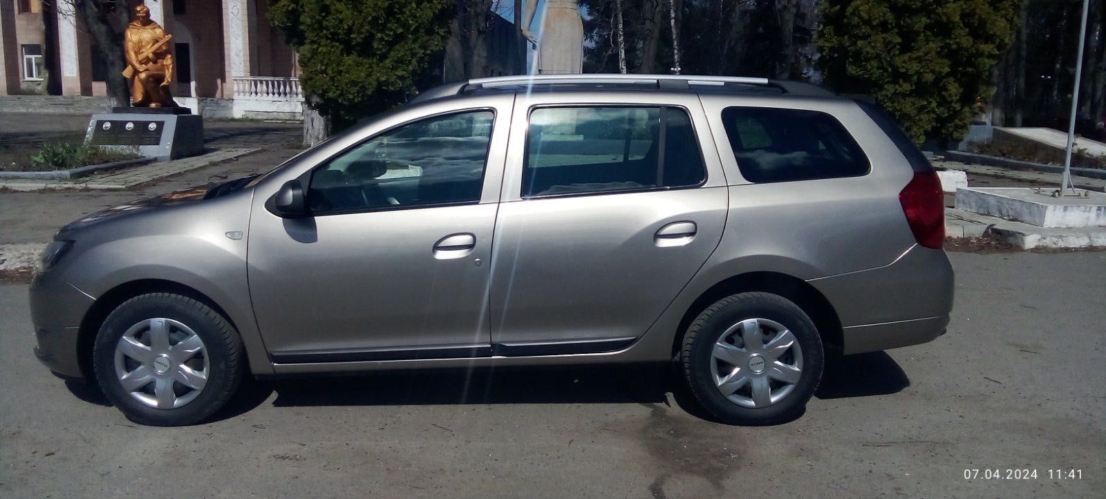 Dacia Logan MCV універсал 2014  рік 1.2 MPI газ-бензин