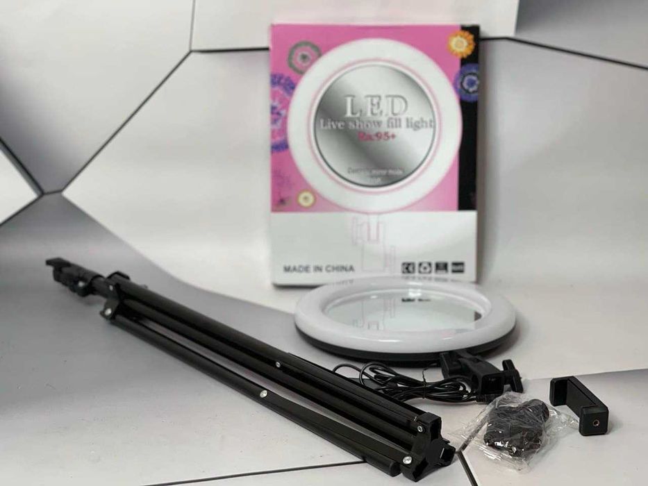 Кільцева Led лампа RA-95+ (26 см) з дзеркалом на штативі.