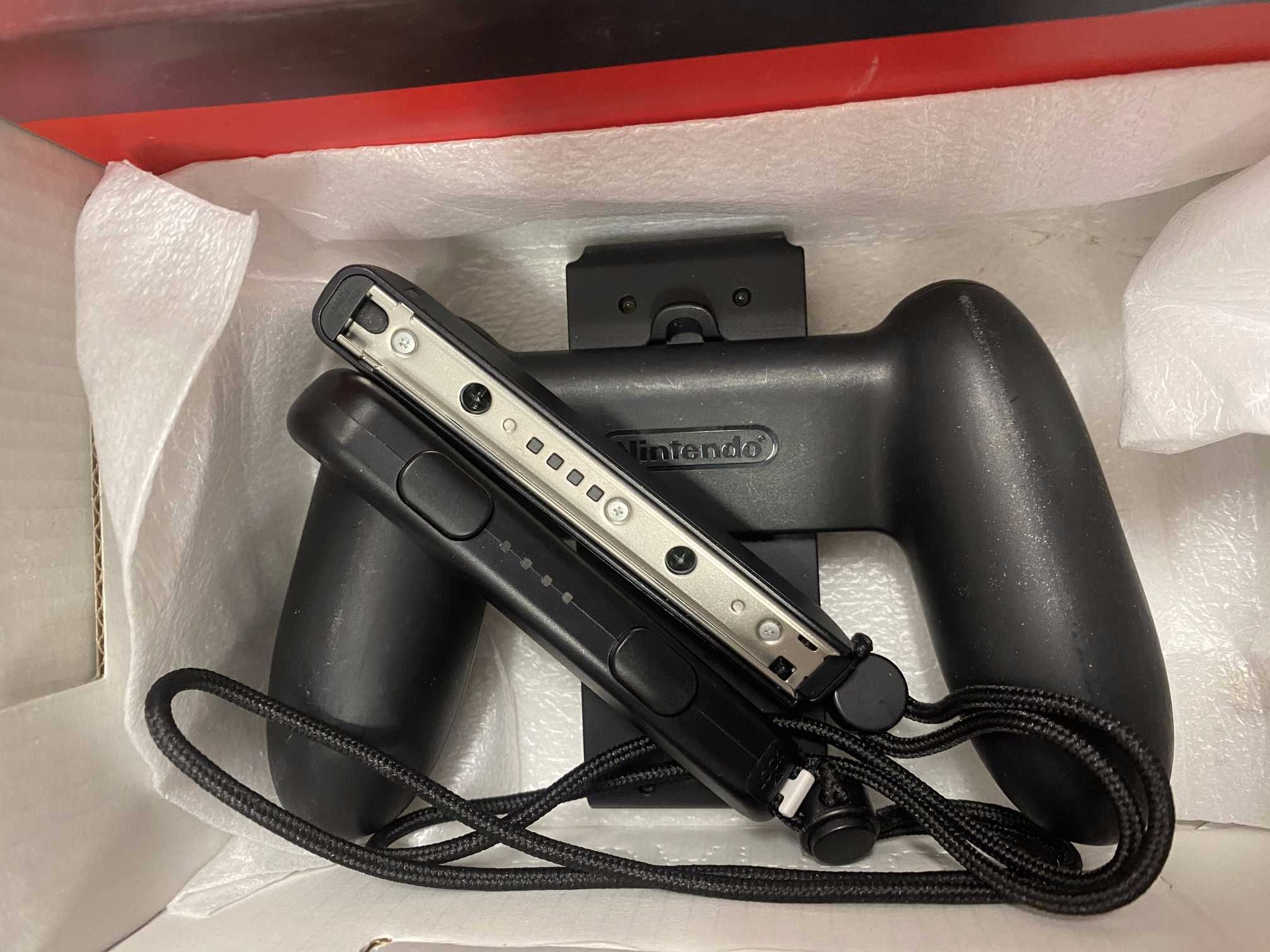 Konsola Nintendo Switch + etui