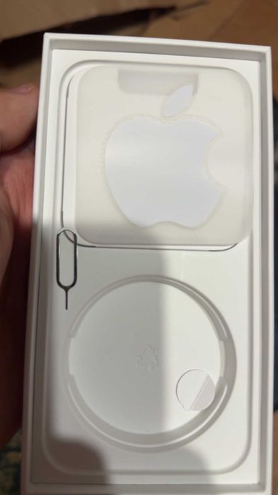 Apple Iphone 13 256GB (red, czerwony)- Stan bardzo dobry- pełen zestaw