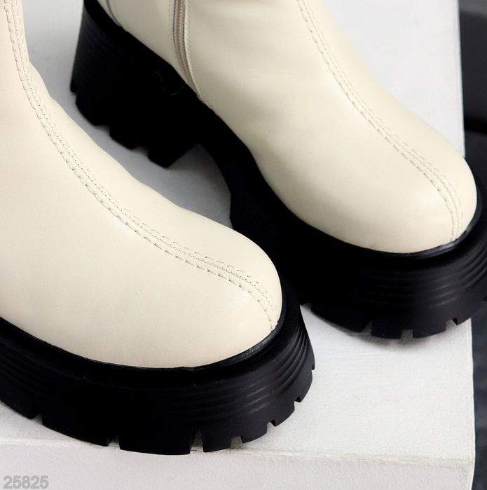 Жіночі шкіряні зимові черевики в кольорах