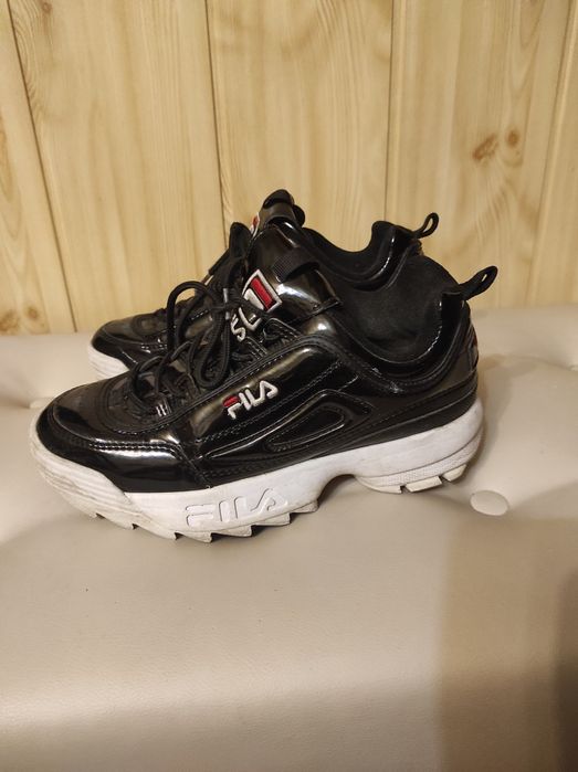 Buty Fila lakierowane
