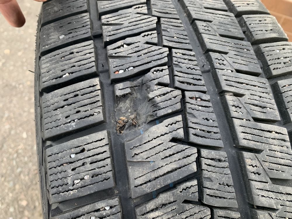 Пара зимней резины Kumho 225 55 R17