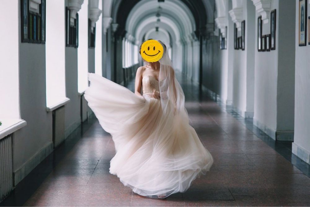 Весільна або вечірня сукня для дюймовочки