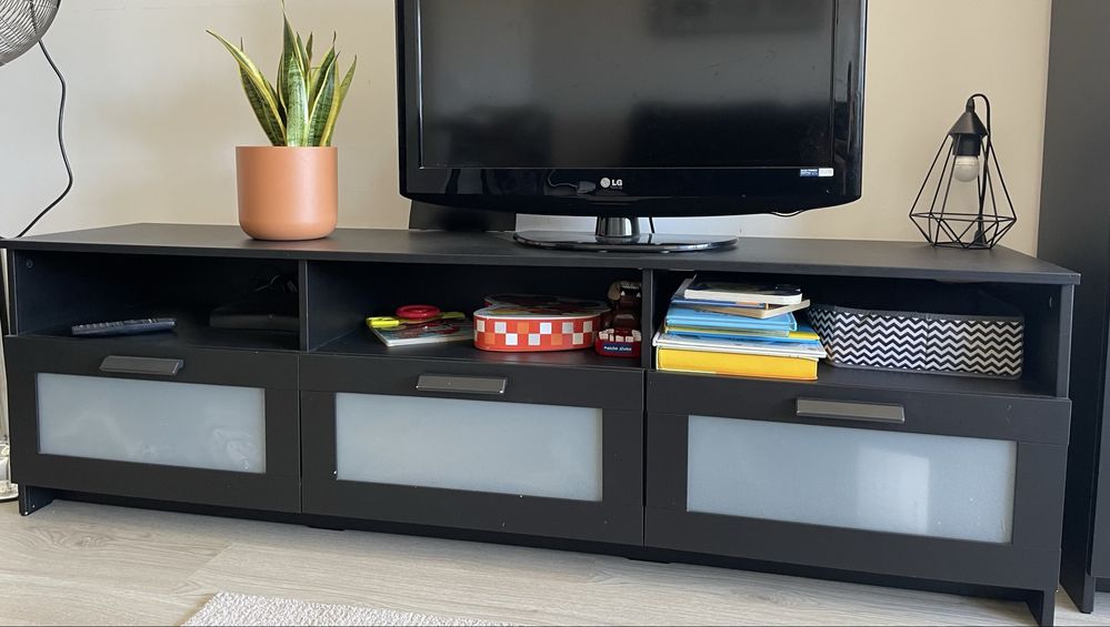 Móvel tv com gavetas - IKEA