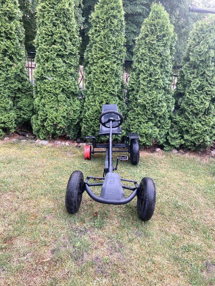 gokart bez jednej opony i błotnika