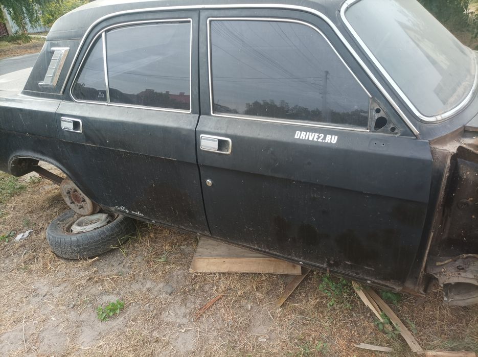 Продам двери на газ 2410 в сборке