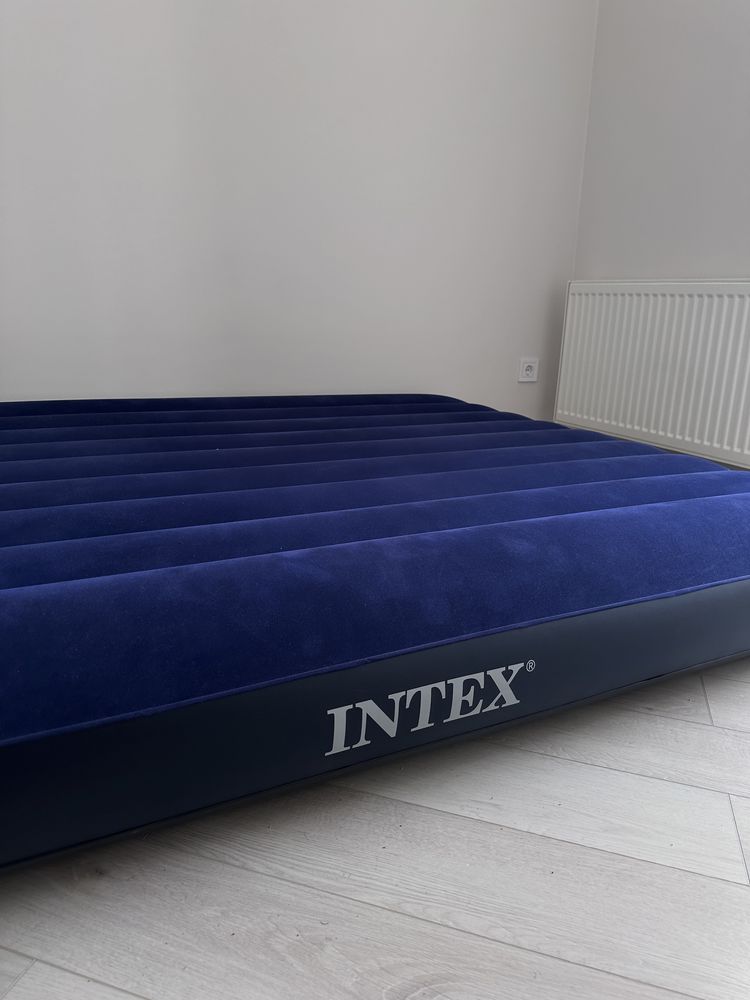 Матрац ліжко надувний двомісний Intex 152×203×25см з подушками