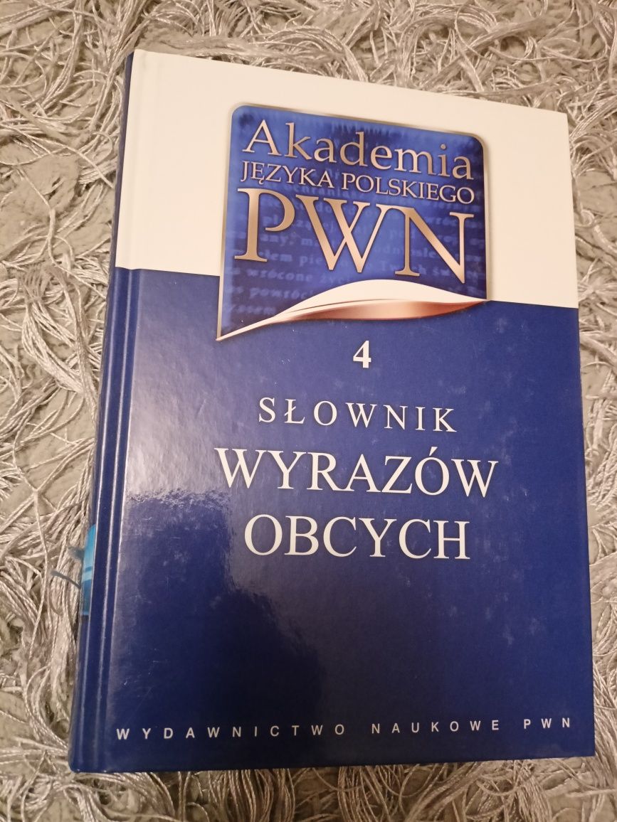 Słownik wyrazów obcych akademia języka polskiego PWN