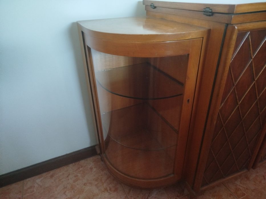 Móvel de máquina de costura