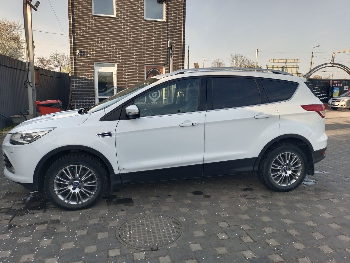 Автомобіль Ford Kuga