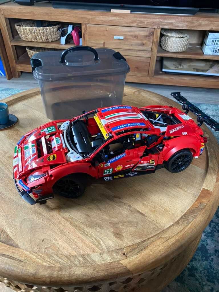 Lego Ferrari 488 GTE “AF Corse #51”