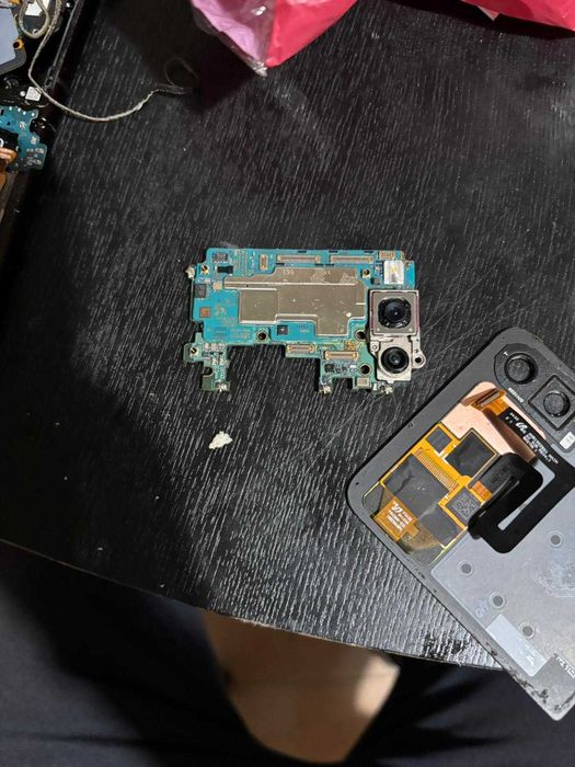 Samsung Galaxy Z Flip 3 – Para Peças / Não Funciona