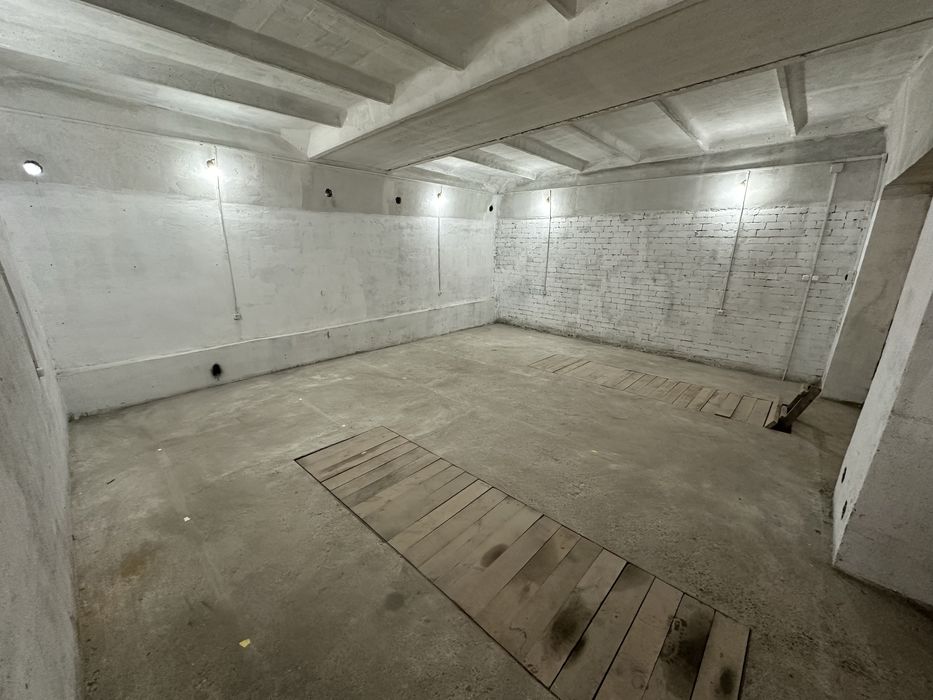 Оренда гаража боксу приміщення вільного призначення