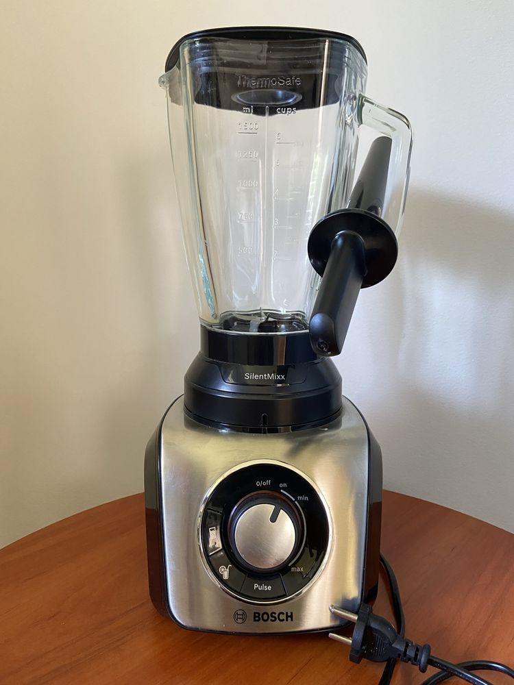 Blender kielichowy Bosch o mocy 800 W MMB65G5M