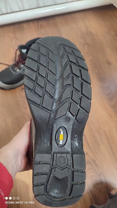 Спецвзуття з металевим носком TEXXOR