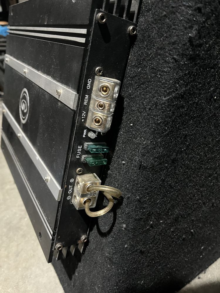 Sub jbl mais amplificador.