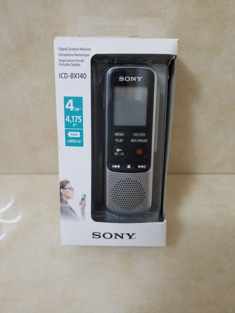 Диктофон Sony ICD-BX140