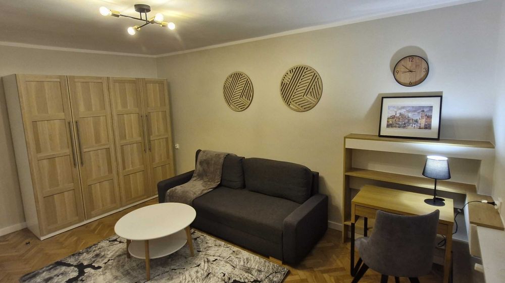 Bp.Wynajmę mieszkanie 2pok. centrum W-wy metro Świętokrzyska (M1 M2 )!