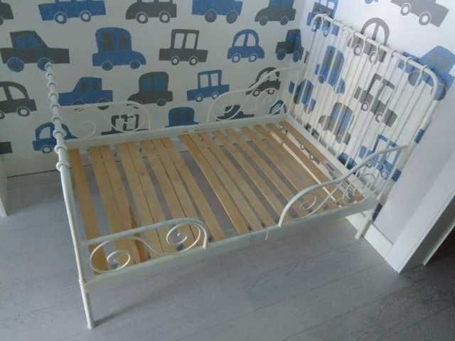 Łóżko metalowe Ikea minnen ze stelażemi materacem