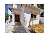 Moradia T4 Geminada Sta. Clara Leiria