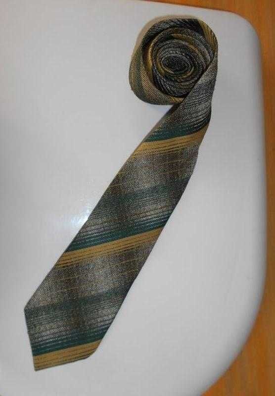 Фирменный мужской галстук