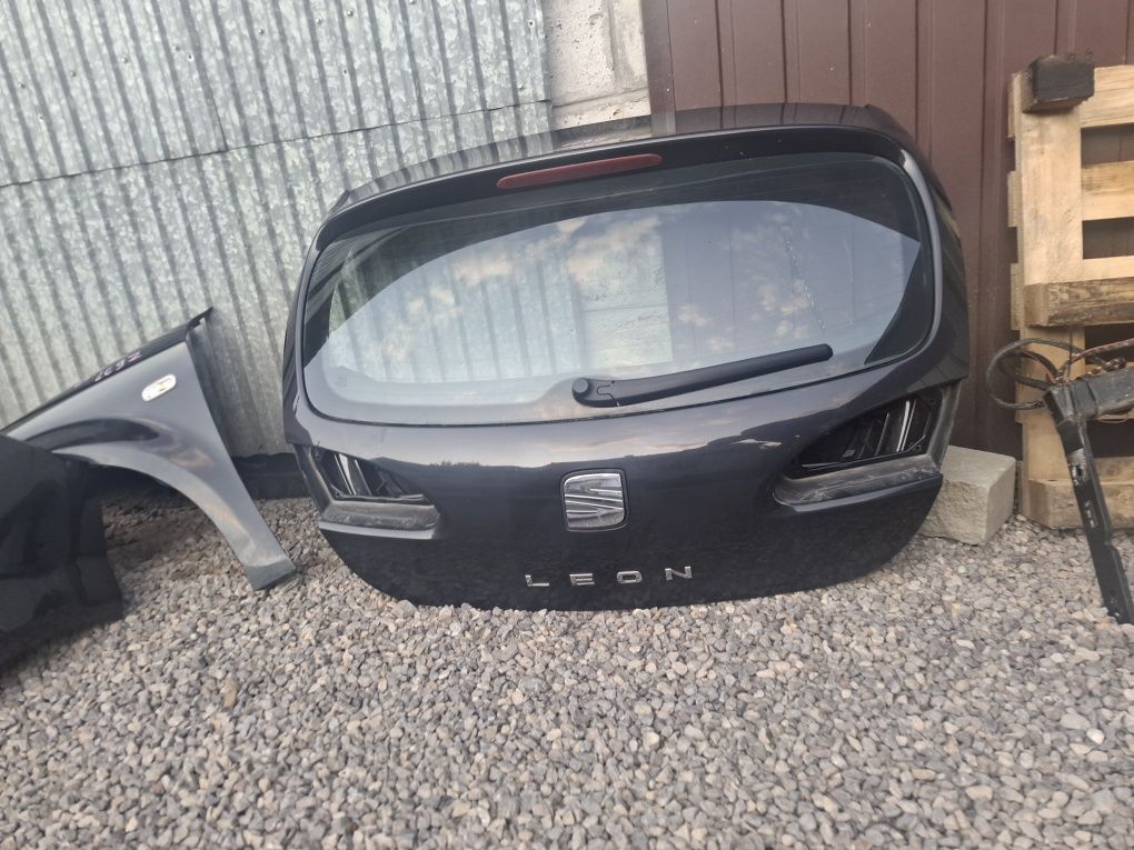 Klapa Bagażnika tył Seat Leon 2 LC9Z kod lakieru