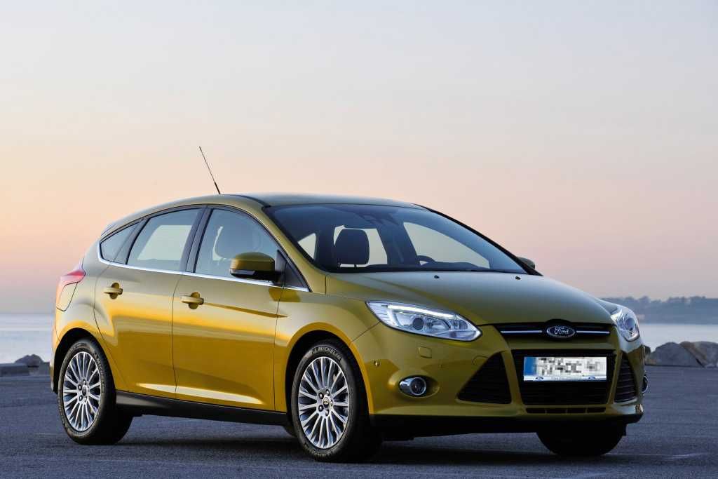 Скло лобове заднє Ford Focus стекло лобовое заднее Форд Фокус