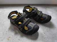 Sandałki z krytymi noskami Agaxy czarno-żółte, rozmiar 31
