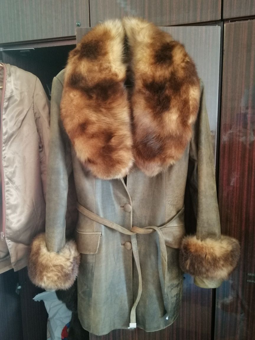 Пальто женское кожаное с мехом