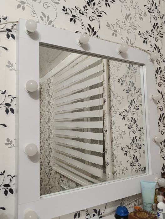 Дзеркало візажне