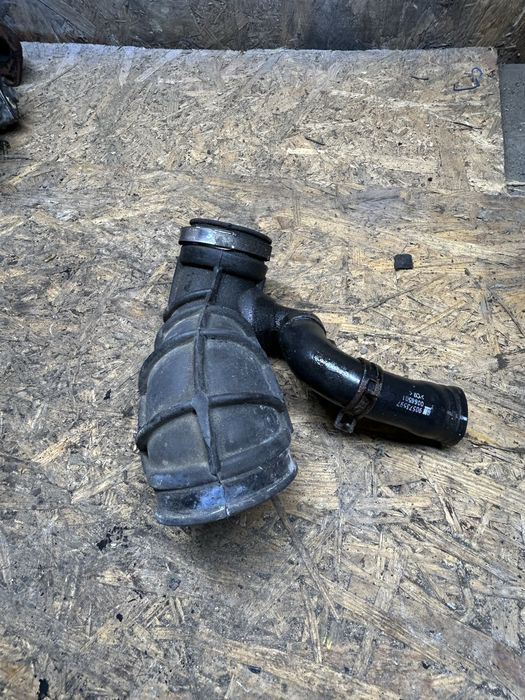 Патрубок повітряний Opel Zafira Опель 2.0 дизель 24441600