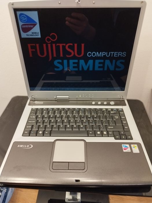 Laptop Fujitsu Siemens Amilo 20 letni
