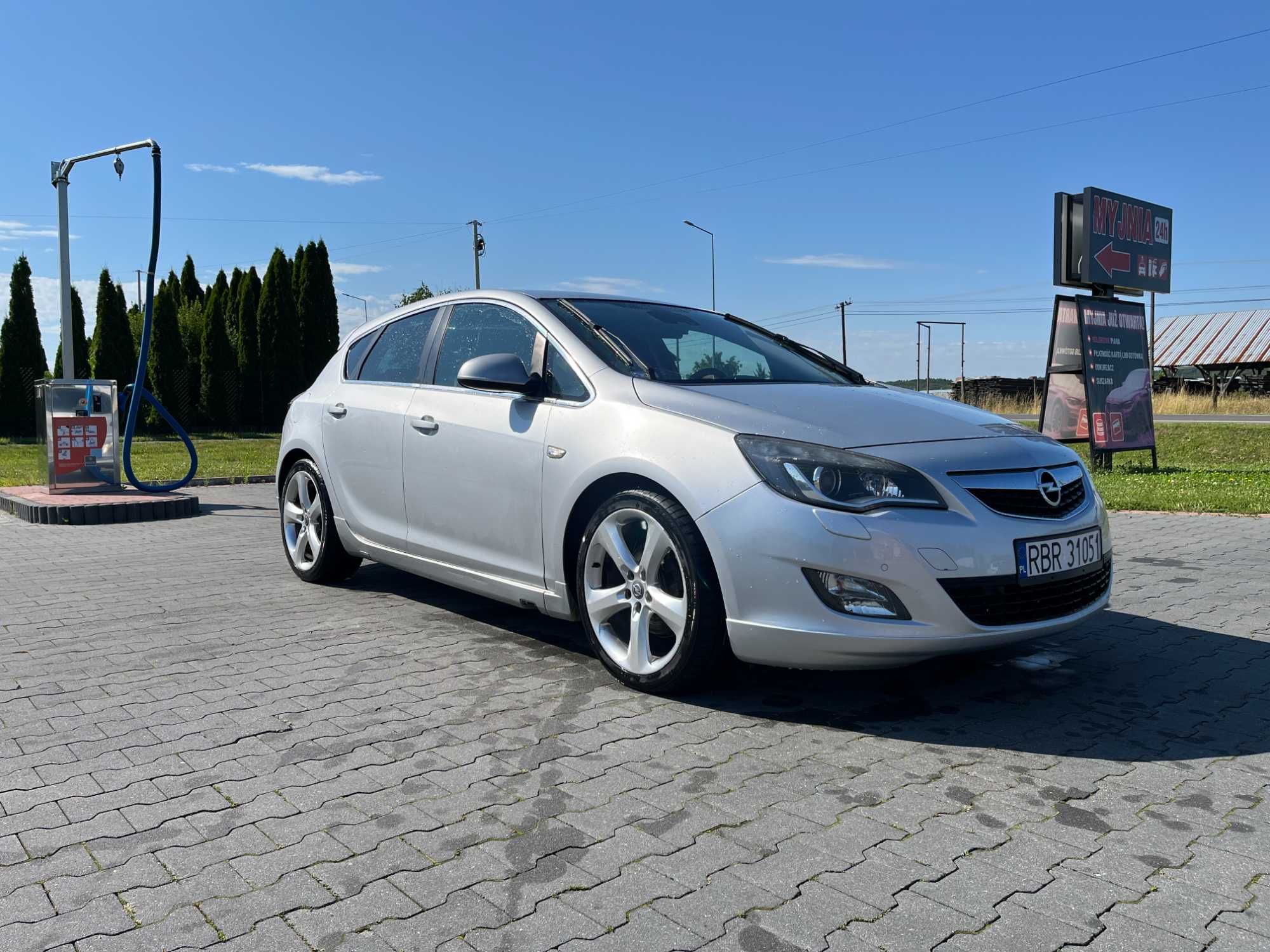 Opel Astra J 2010