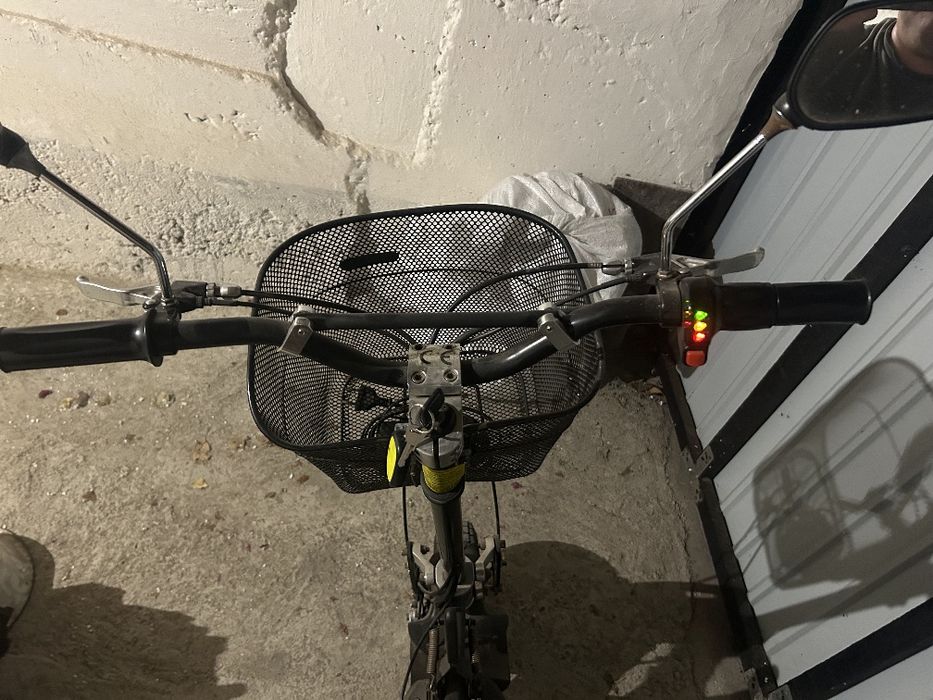 Електросамокат з сидінням