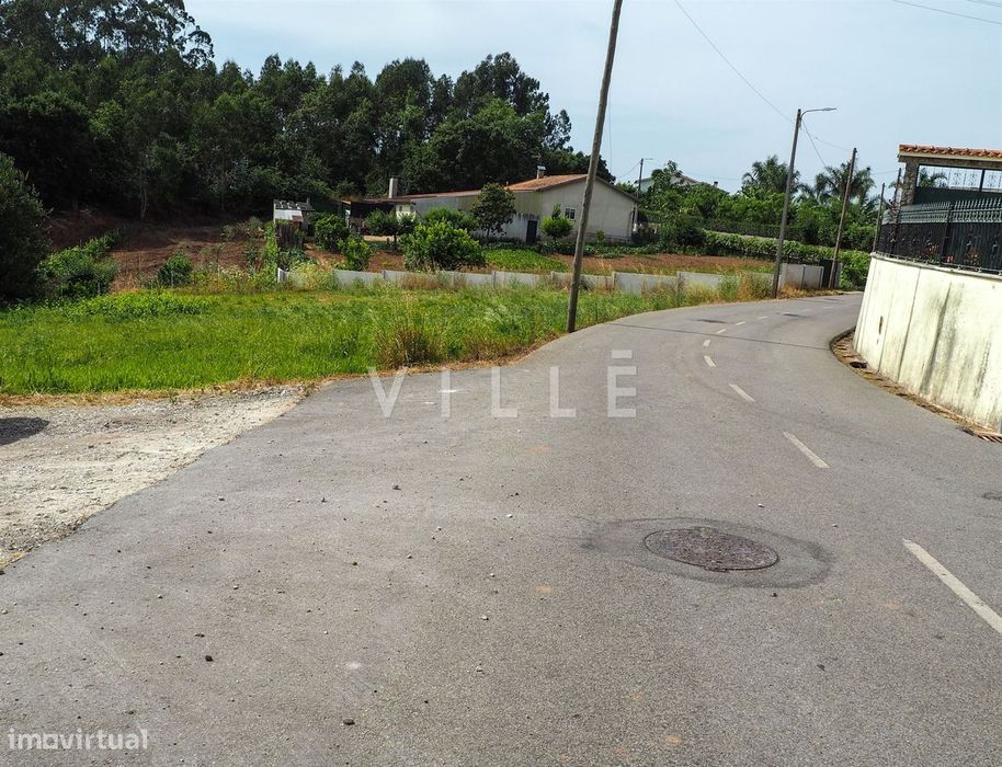 Terreno com viabilidade de Construção