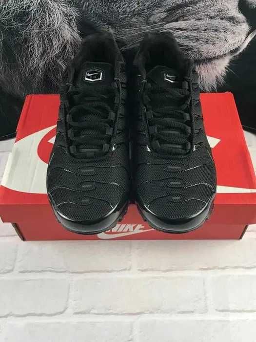 Nike Air Max Plus Triple Black białe „buty” dla dzieci rozmiar.42
