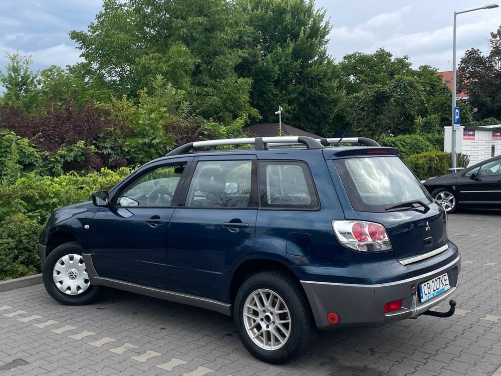 Mitsubishi Outlander 2.0 LPG//4x4//dobry stan//alysu//nowe czesci//