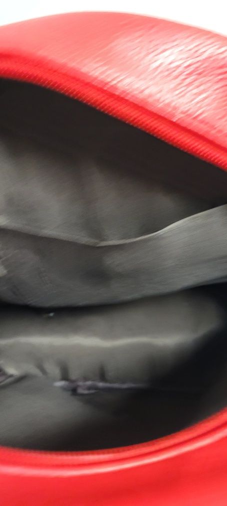 Mochila vermelha