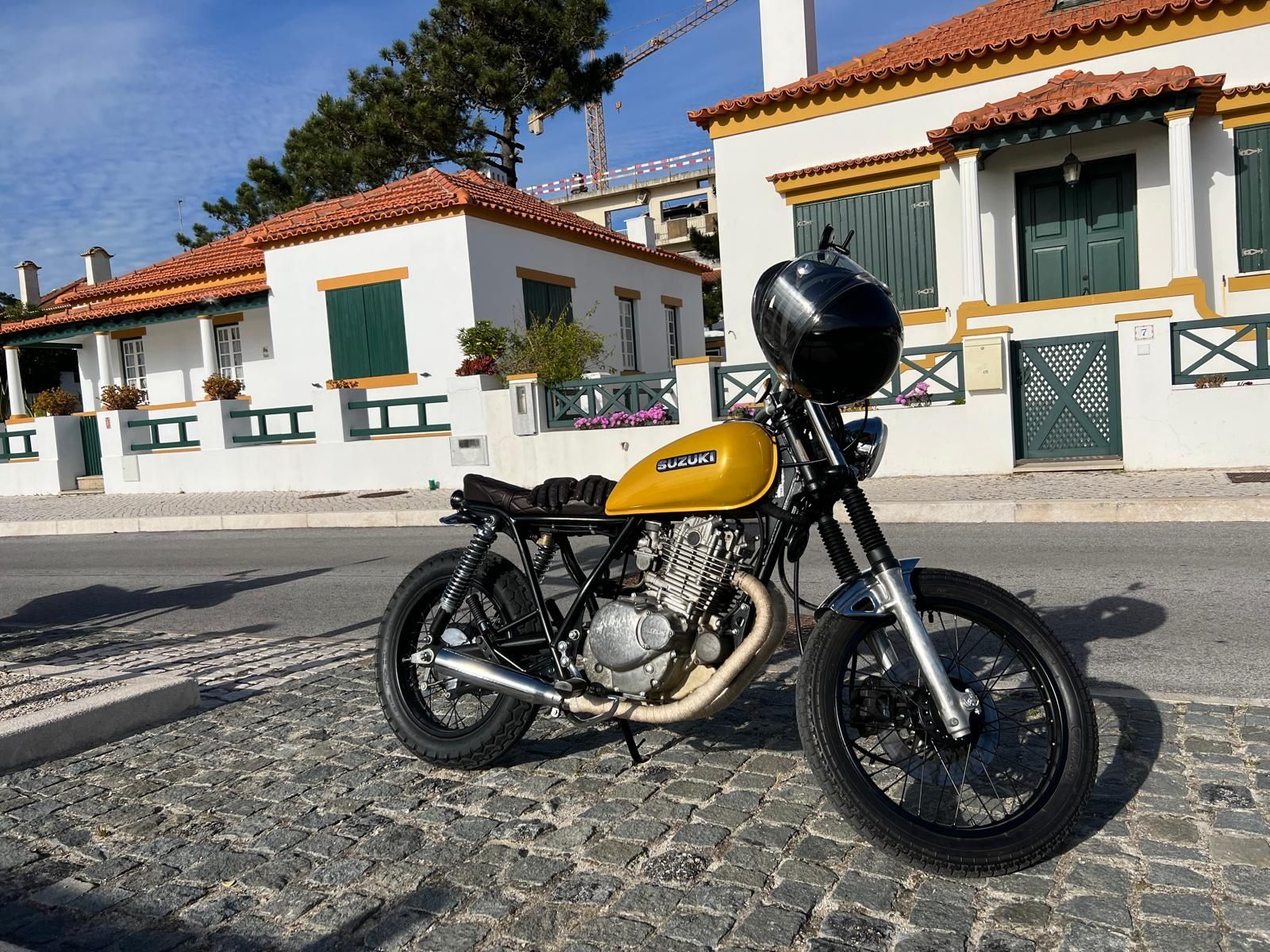 Moto Suzuki GN250