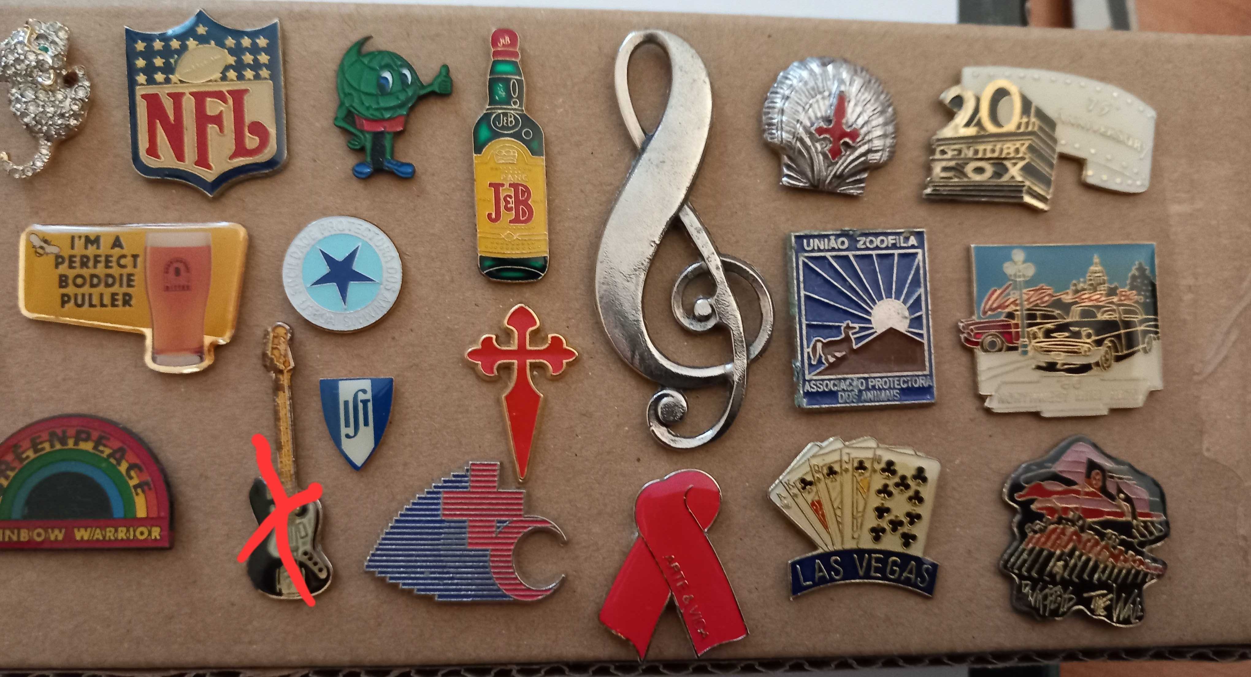 Pins de coleção anos 80 e 90