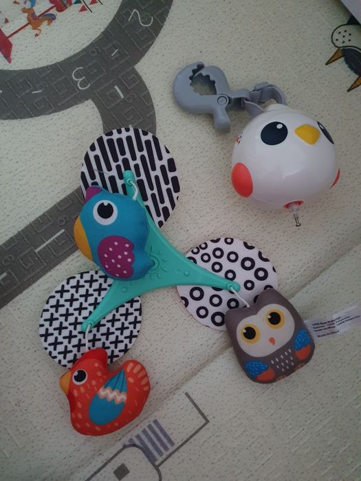 Мобіль для автокрісла hola