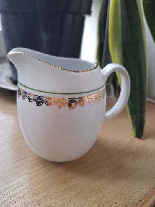 Mlecznik,porcelana Wałbrzych.