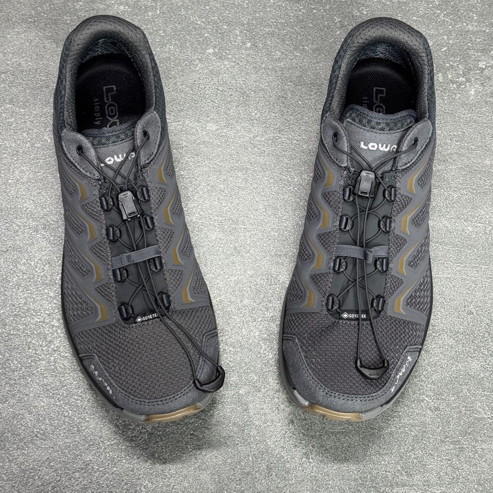 ОРИГІНАЛ 100% Кросівки LOWA Gore tex /44 р