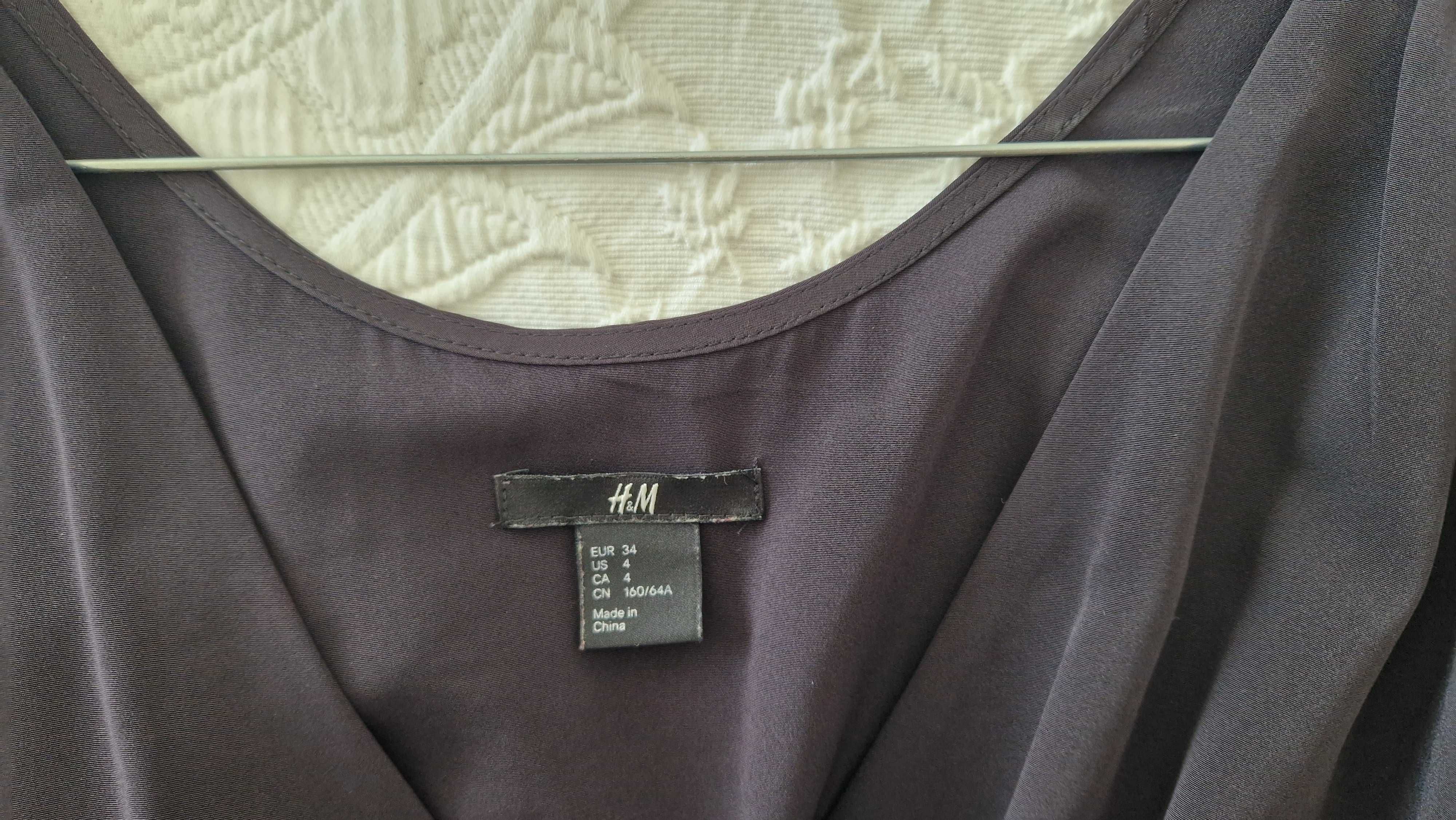 Macacão preto, marca H&M, com cinto, tamanho EUR 34