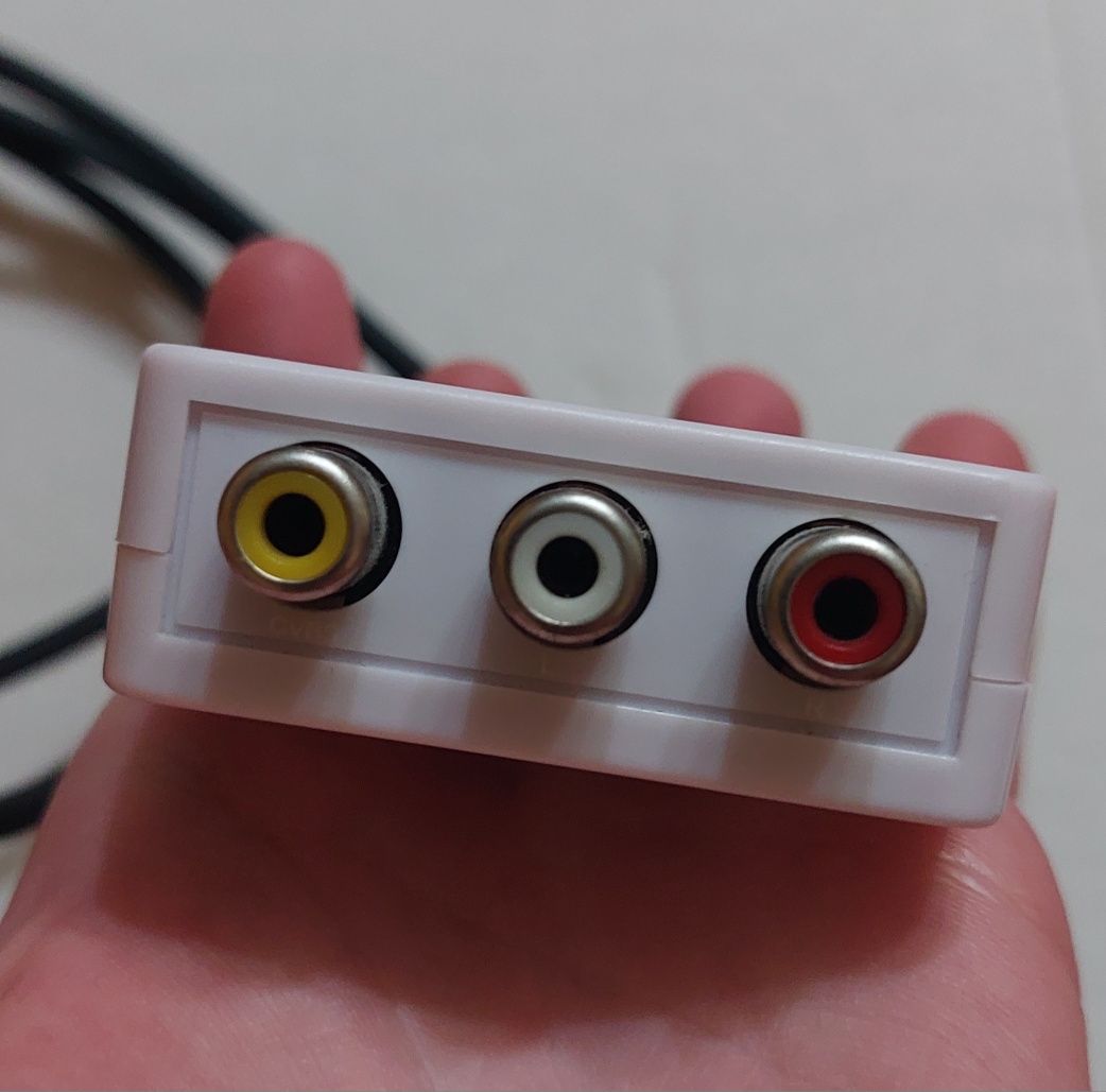Телеприставка MI Box S 4k + конвертер відеосигналу HDMI в AV білий