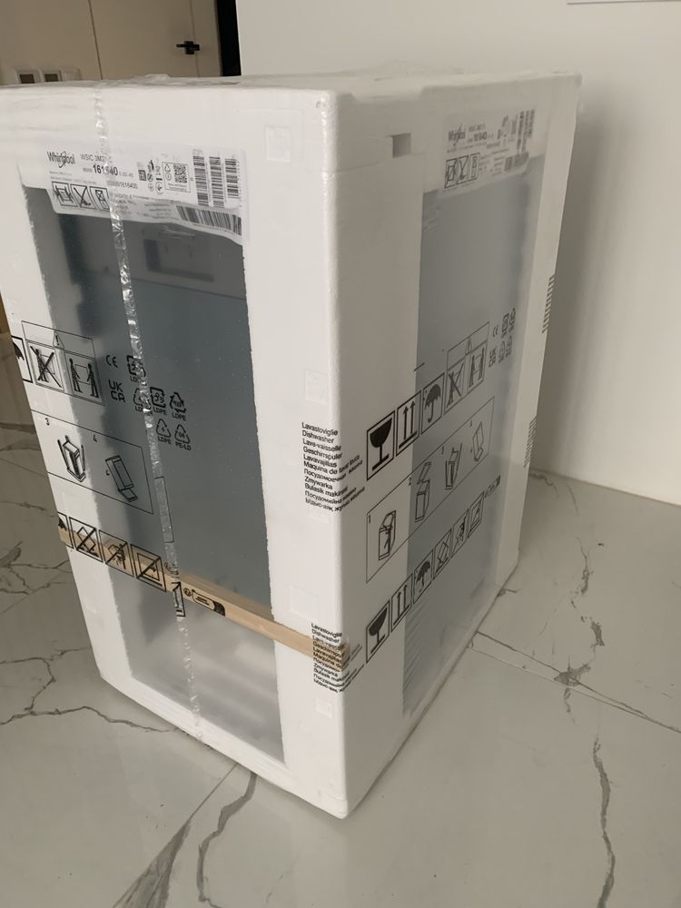 Посудомийна машина Whirlpool WSIC 3M27 C